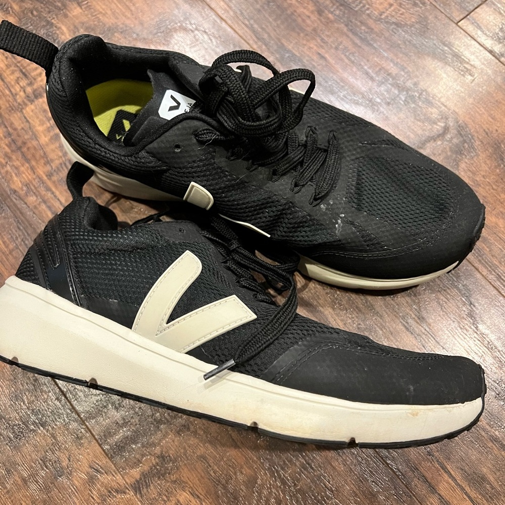 Veja running sneaker